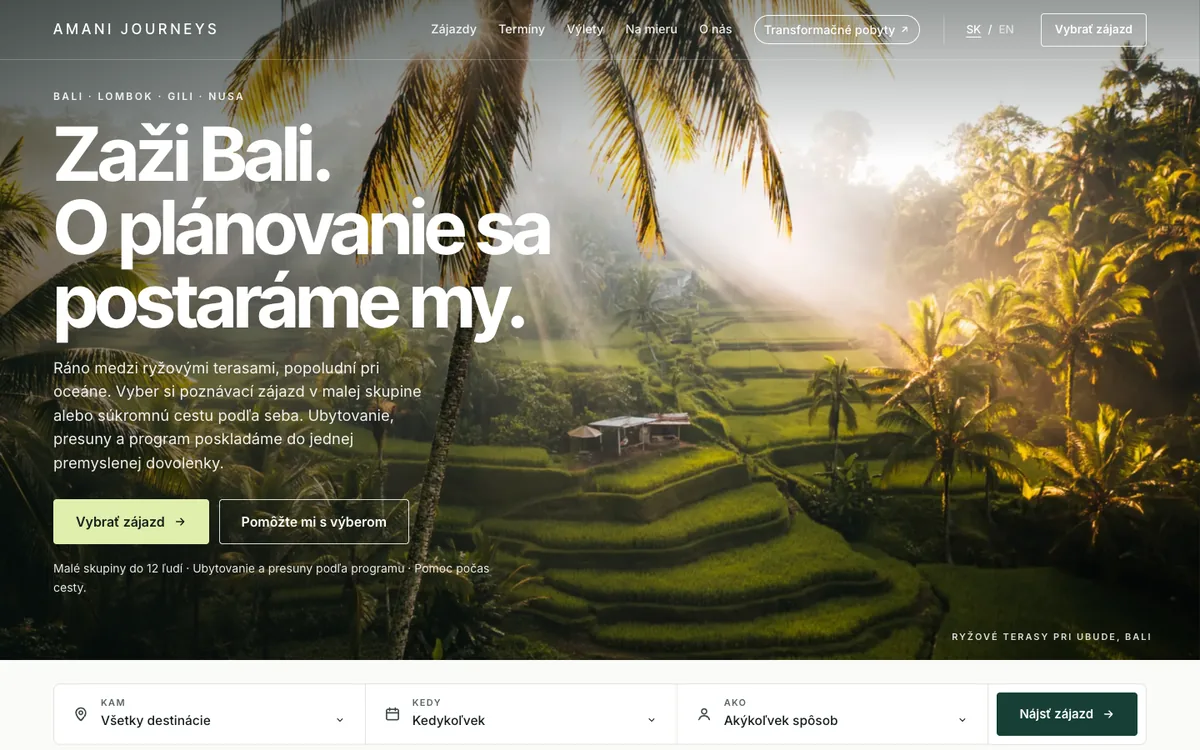 Úvodní stránka webu AMANI Journeys s rýžovými terasami